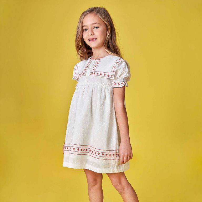 Vestido Con Bordados Niña