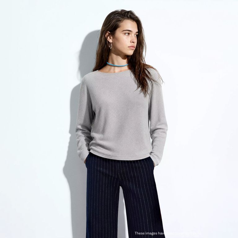 Sweater Punto Fino Detalle Aberturas Niña