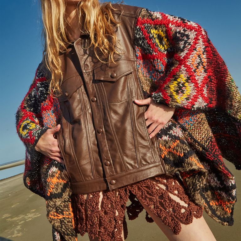 Chaqueta Cuero Detalles Bordados Mujer