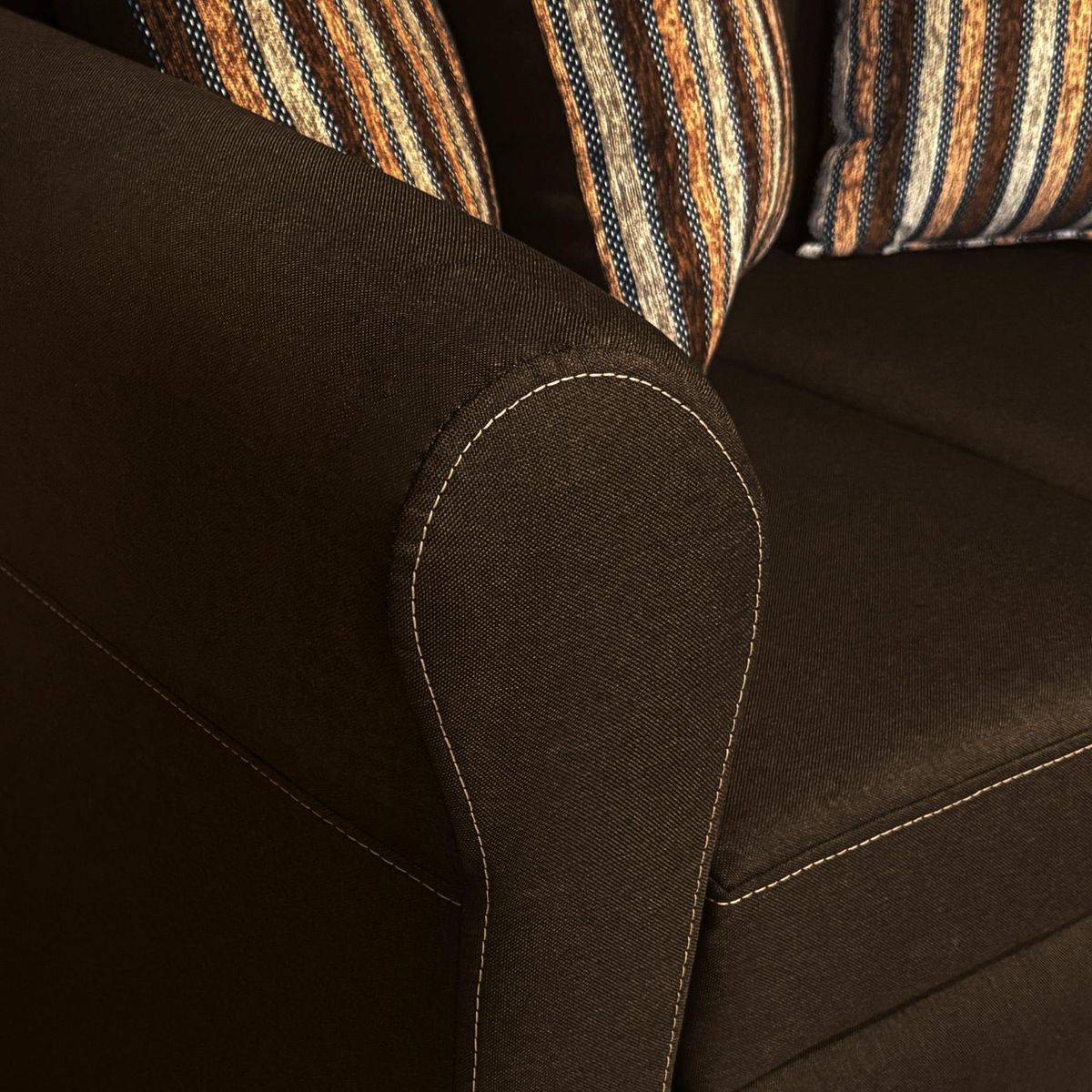 COMERCIALIZADORA ELEGANT DETAIL - Sofa 1 Cuerpo Marcus Café Comercializadora Elegant Detail