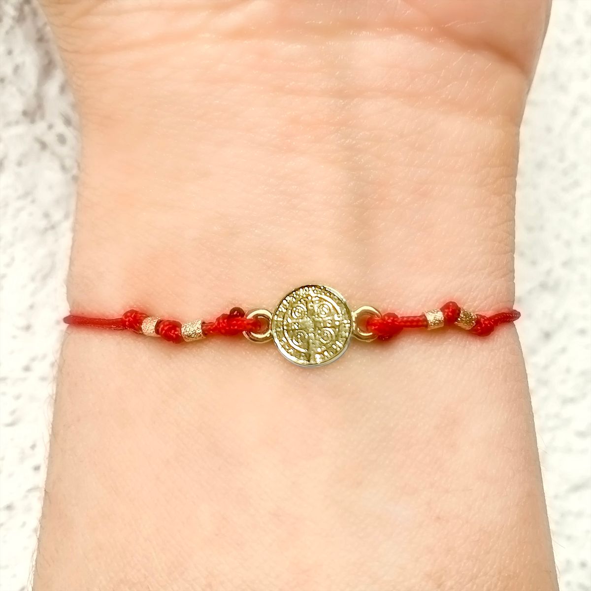COGGIOLA - Pulsera Cordón San Benito Enchapado Oro 18K