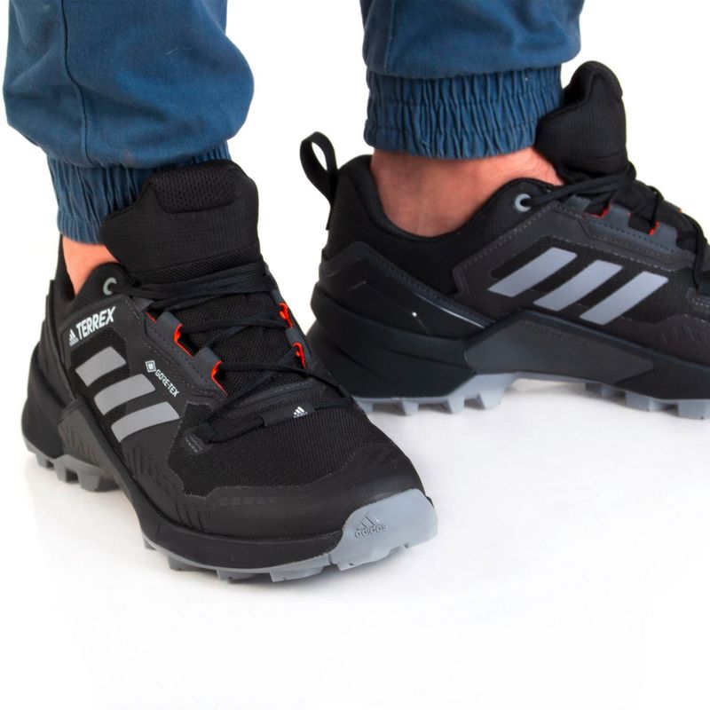 ADIDAS - Terrex Swift R3 Zapatilla Outdoor Hombre Impermeable Negro Adidas