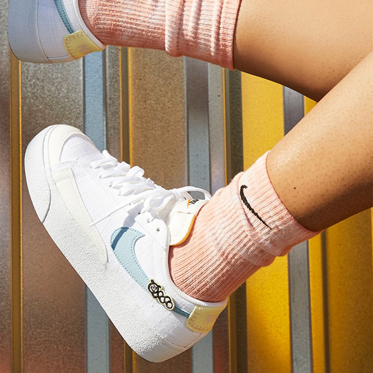 NIKE - Nike Blazer low platform zapatilla urbana mujer blanco