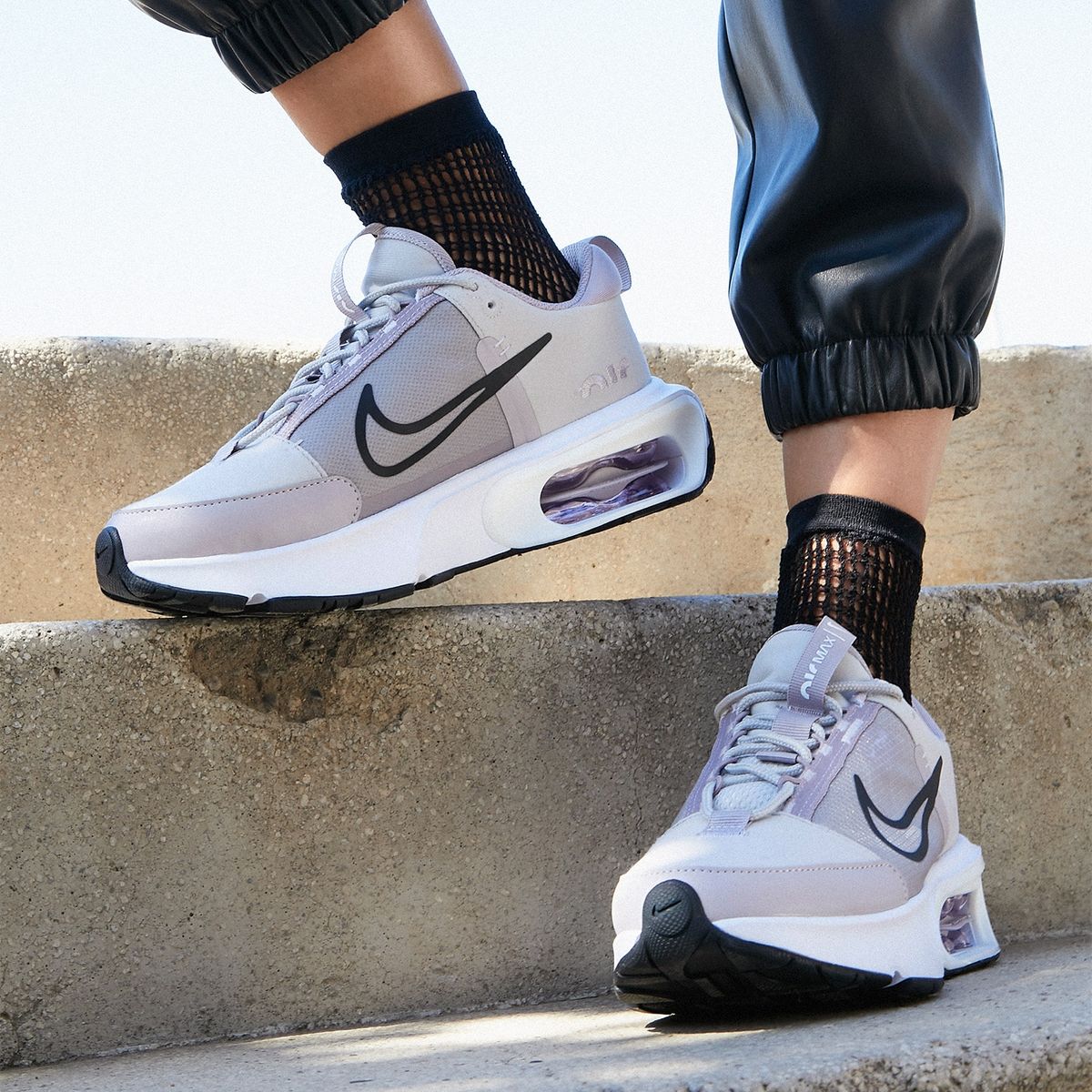 NIKE - Nike Air Max Intrlk Zapatilla Urbana Mujer Beige/Khaki