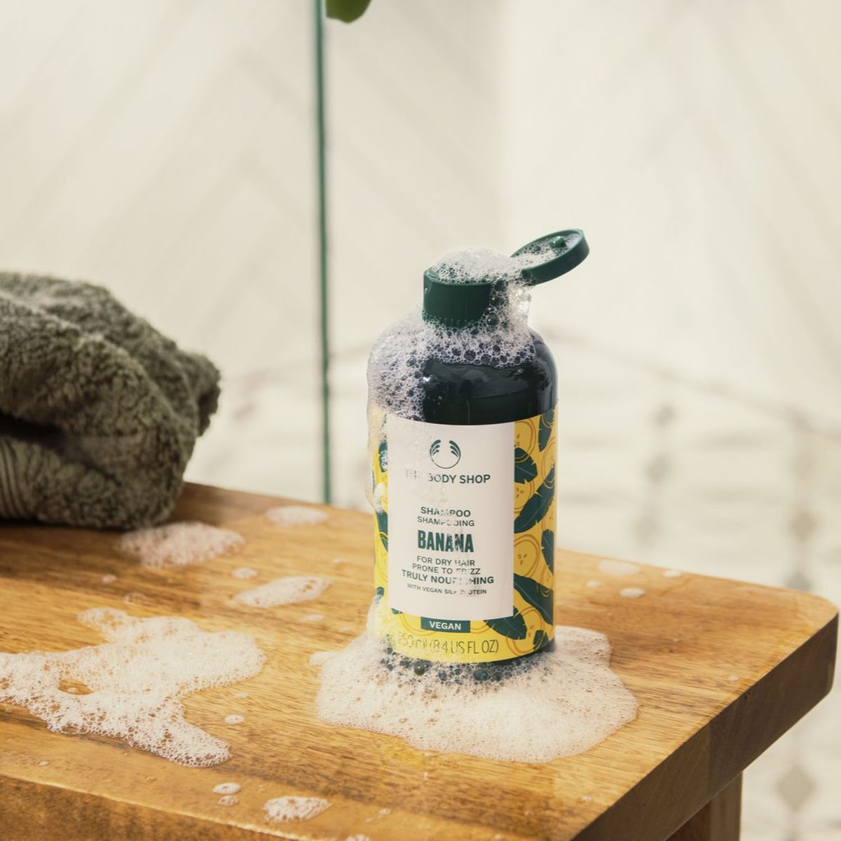 THE BODY SHOP - Shampoo Banana 250ML The Body Shop