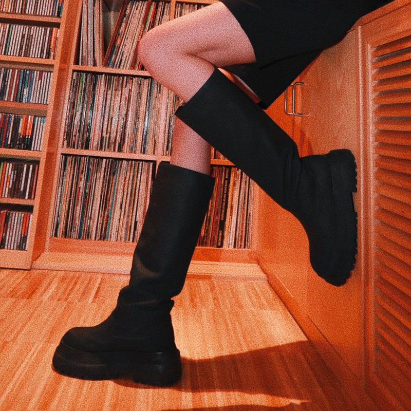MIM - Mim Bota Larga Mujer Negra
