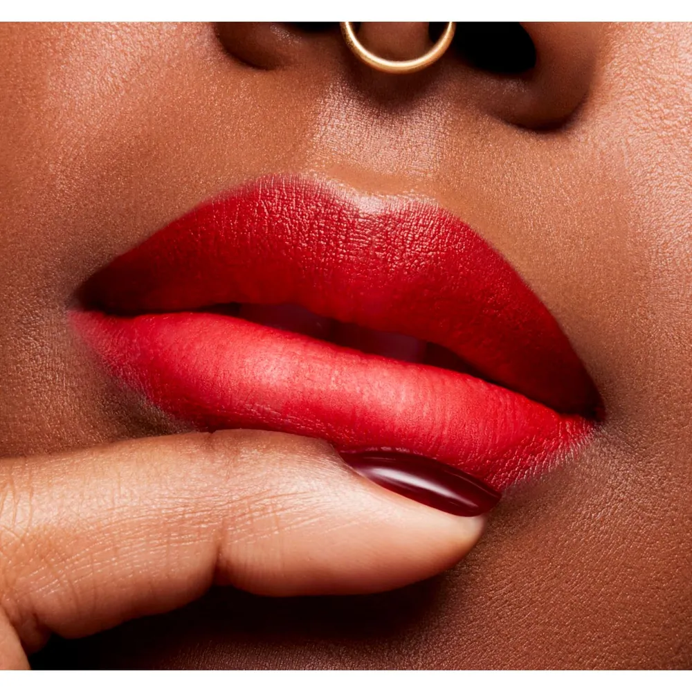 Mac Powder Kiss Velvet Blur Slim Stick Devoted To Danger, foto 3