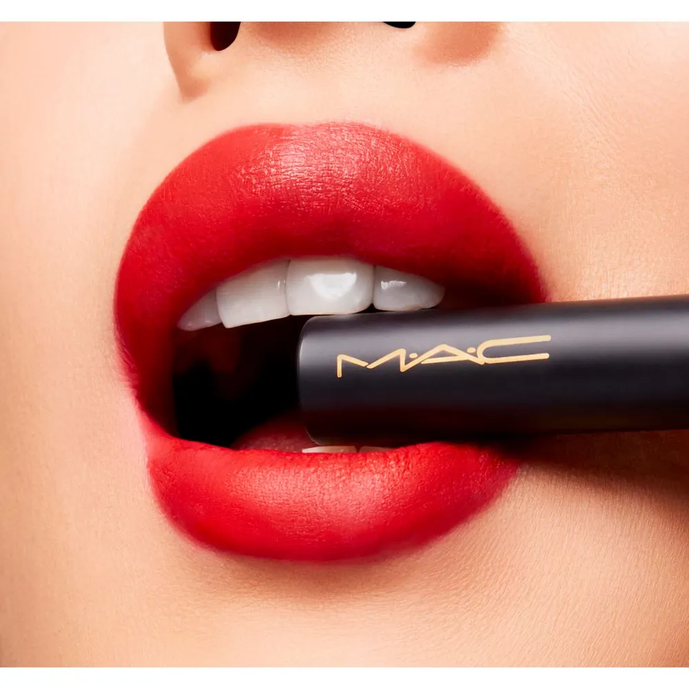Mac Powder Kiss Velvet Blur Slim Stick Devoted To Danger, foto 4