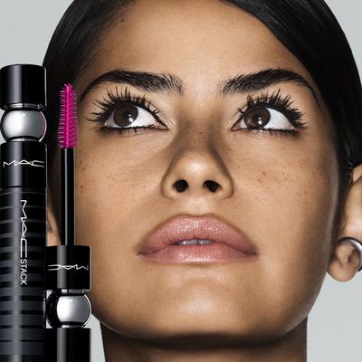 Imagen 2 del producto Máscara de Pestañas M·A·C Stack Mascara - Superstack Megabrush Black Cosmetics