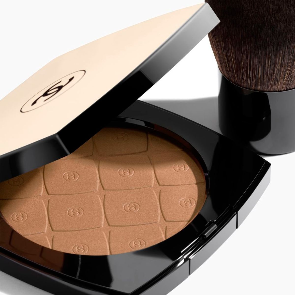 CHANEL - Les Beiges Maxi Poudre Belle Mine Illuminatrice Polvos Iluminadores, Efecto Buena Cara Luminosa Rostro Y Cuerpo Gran Formato Chanel