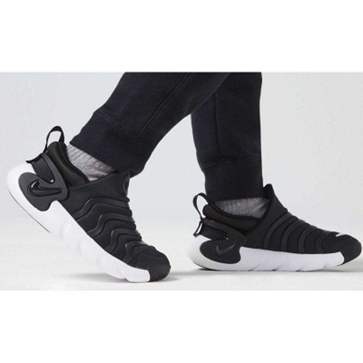 NIKE - Dynamo Go Zapatilla Deportiva Niño Negro (27 a 34) Nike