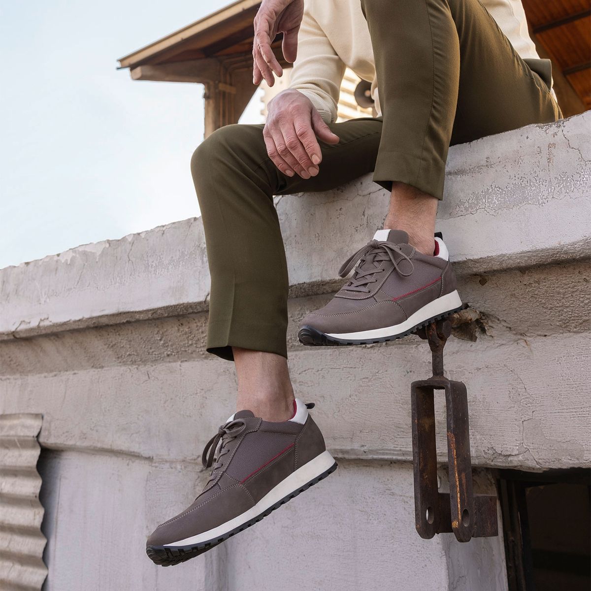 GUANTE - Zapatilla Urbana Hombre Cuero Café Guante