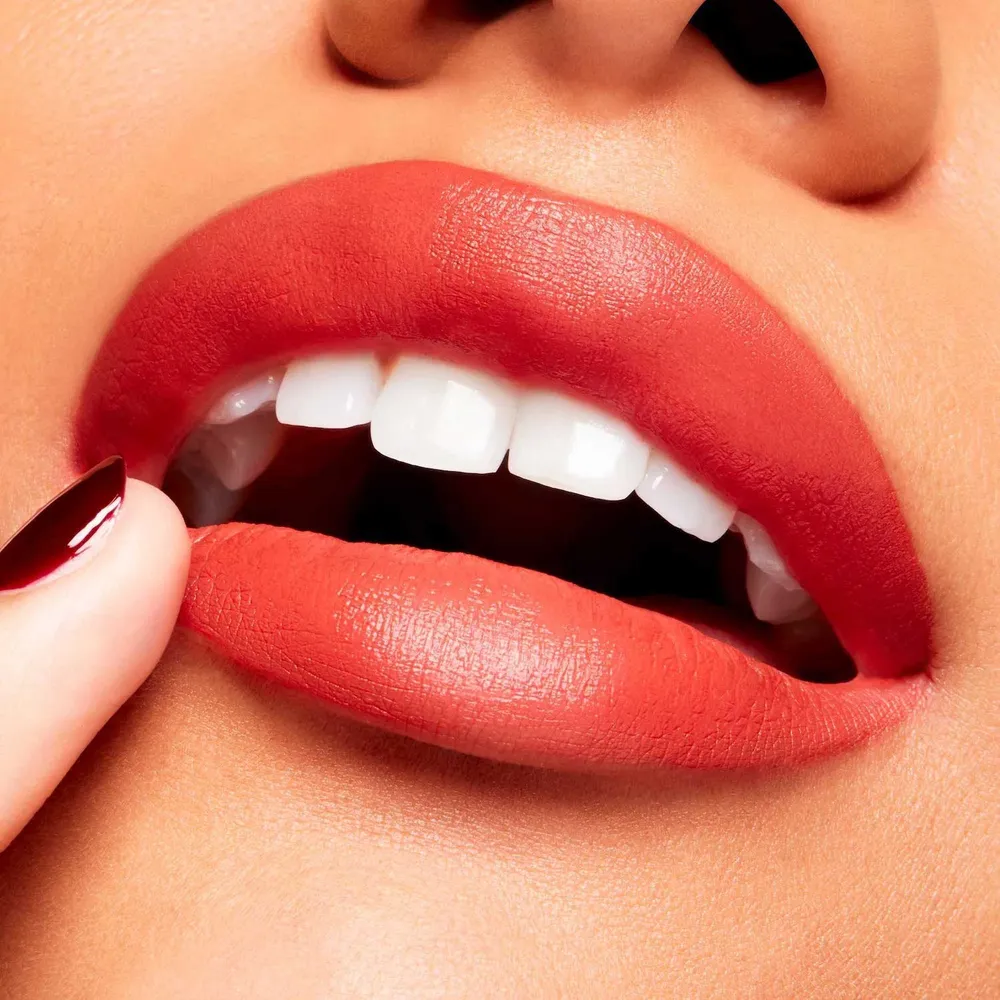 Mac Powder Kiss Velvet Blur Slim Stick Devoted To Chili, foto 4