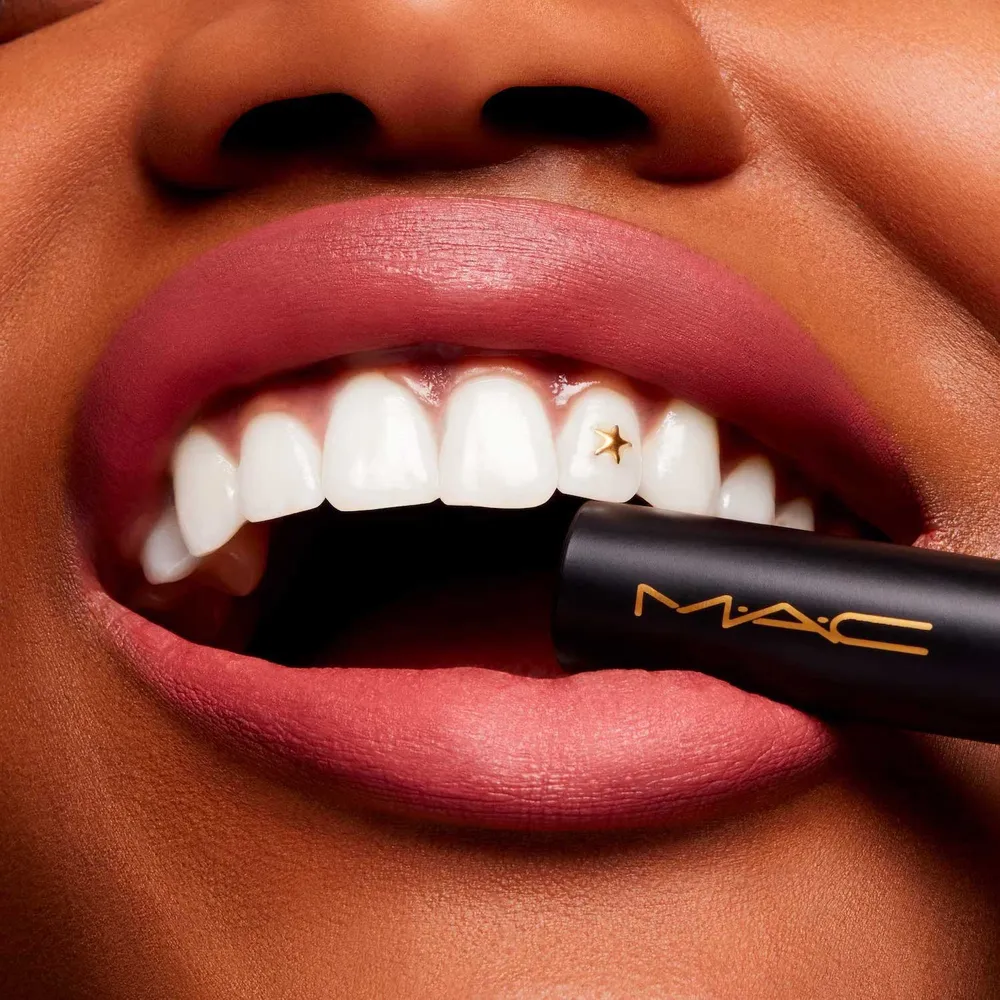 Mac Powder Kiss Velvet Blur Slim Stick Peppery Pink, foto 5