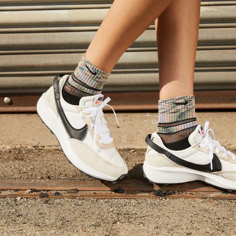 NIKE - Waffle Debut Zapatilla Urbana Mujer Beige Nike