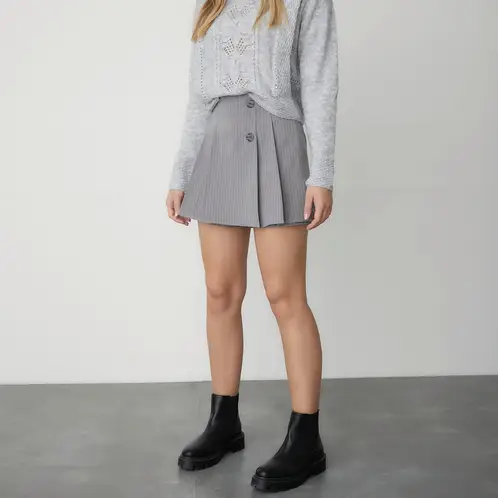 BASEMENT - Short Mujer