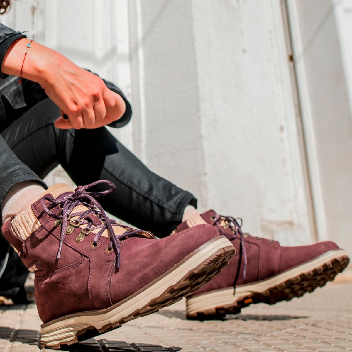 CAT - Botín Mujer Cuero Burdeo Cat