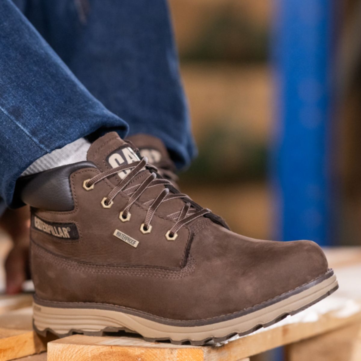 CAT - Botín Hombre Cuero Café Cat