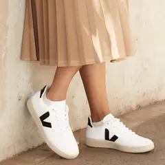 VEJA - V-10 Zapatilla Urbana Mujer Cuero Blanco