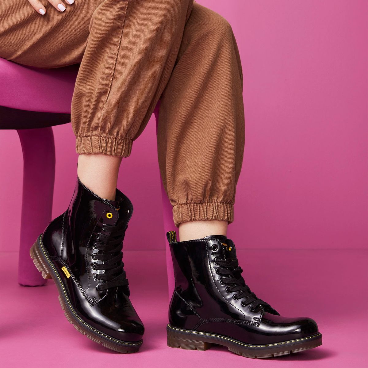 HUSH PUPPIES - Botin Mujer Cuero Negro Hush Puppies