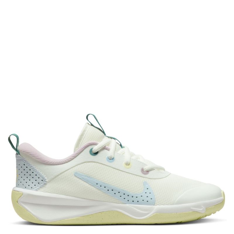 NIKE - Omni Multi-Court Gs Zapatilla Deportiva Niño Amarillo (34.5 a 37.5) Nike