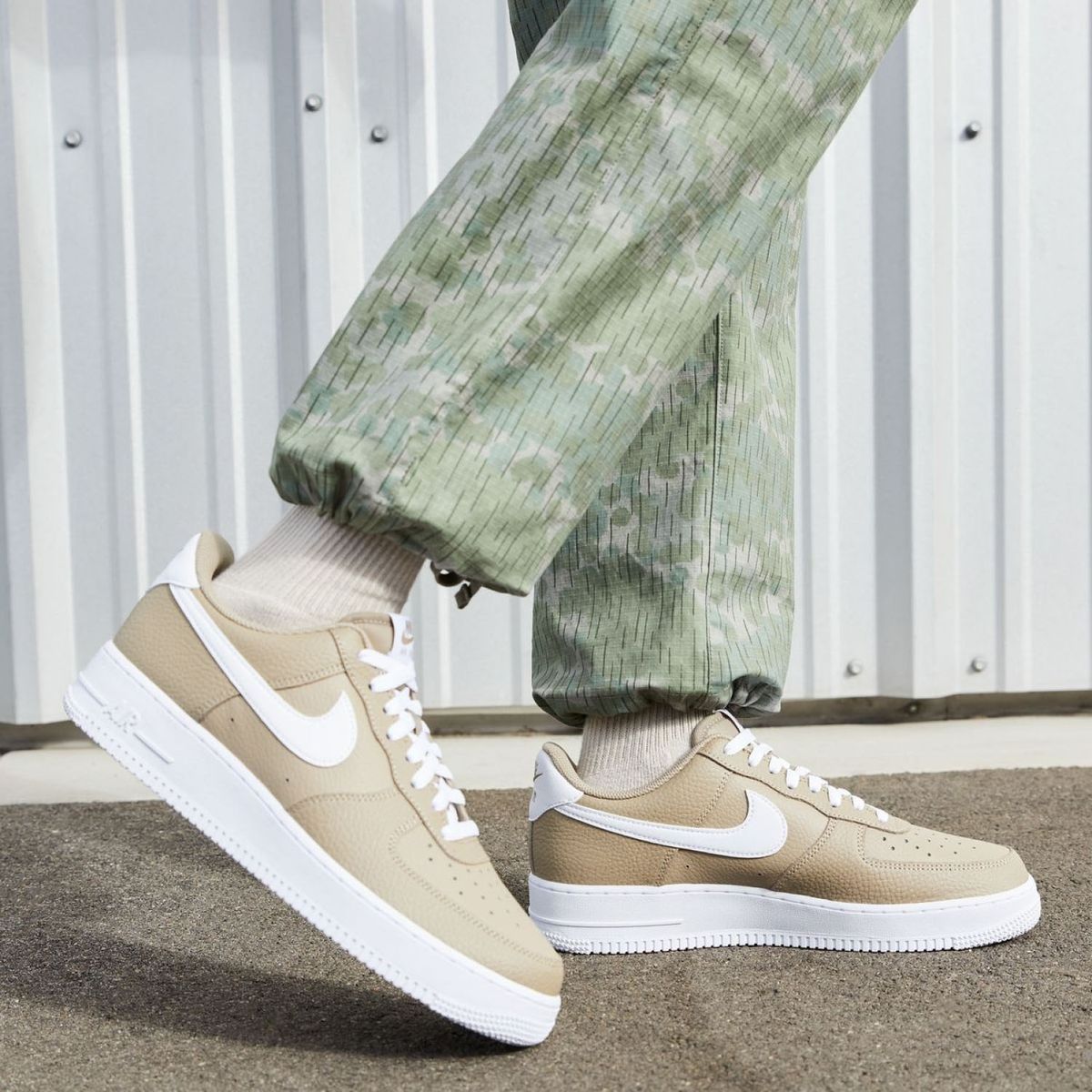 NIKE - Air Force 1 07 Zapatilla Urbana Hombre Café Nike