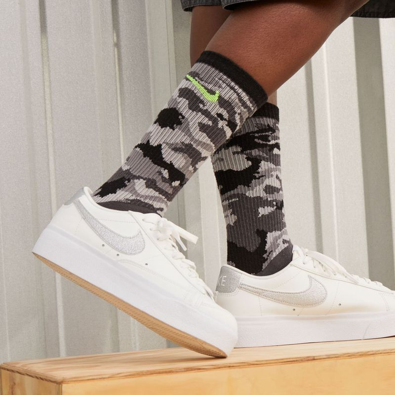 NIKE - Blazer Low Platform Es Zapatilla Urbana Mujer Blanco Nike