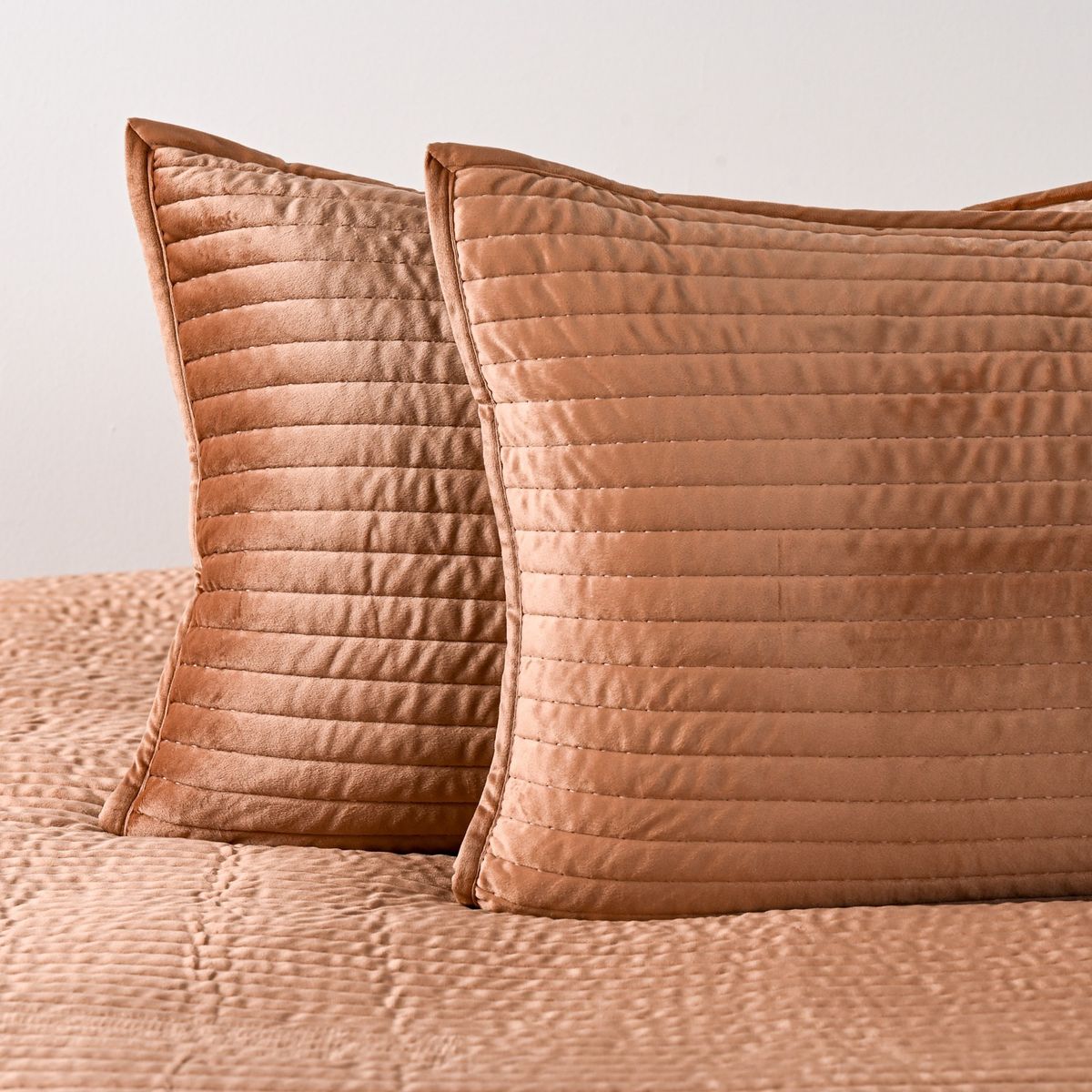 ROYAL SUPREME - Cubrecama Deep Rosado Microfibra Royal Supreme