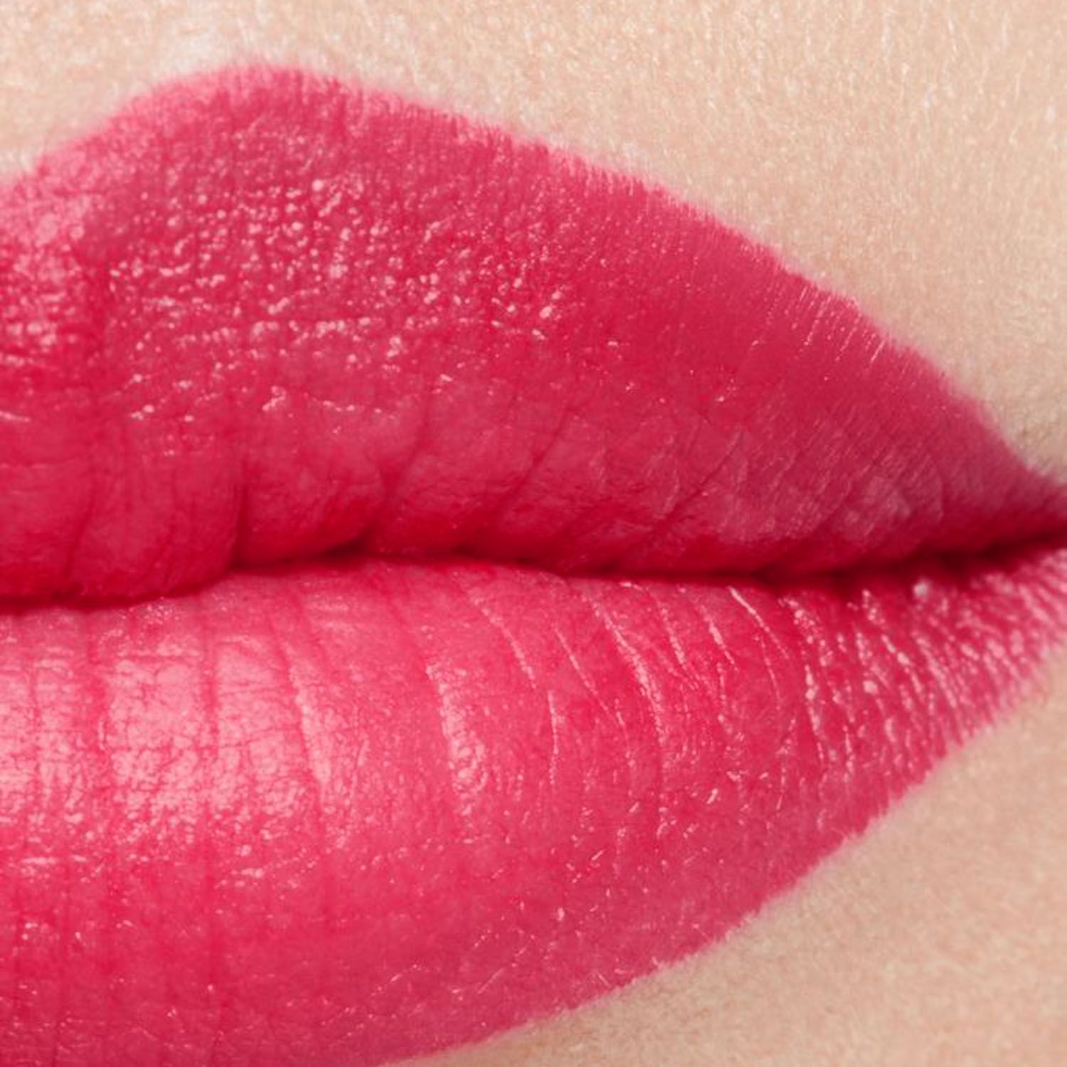 CHANEL ROUGE ALLURE VELVET La Barra de Labios Aterciopelada