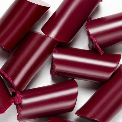 Imagen 2 del producto Bálsamo Labial Grosella Negra Con Toque De Color 4. 4 Gr