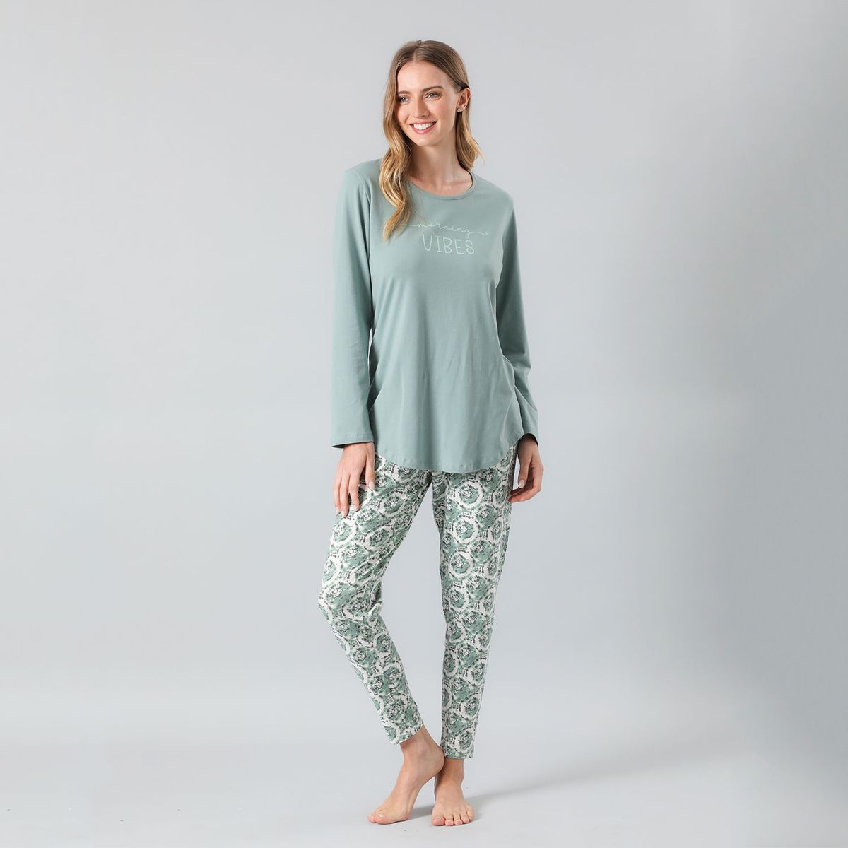 FLORES - Flores Pijama Largo + Calza