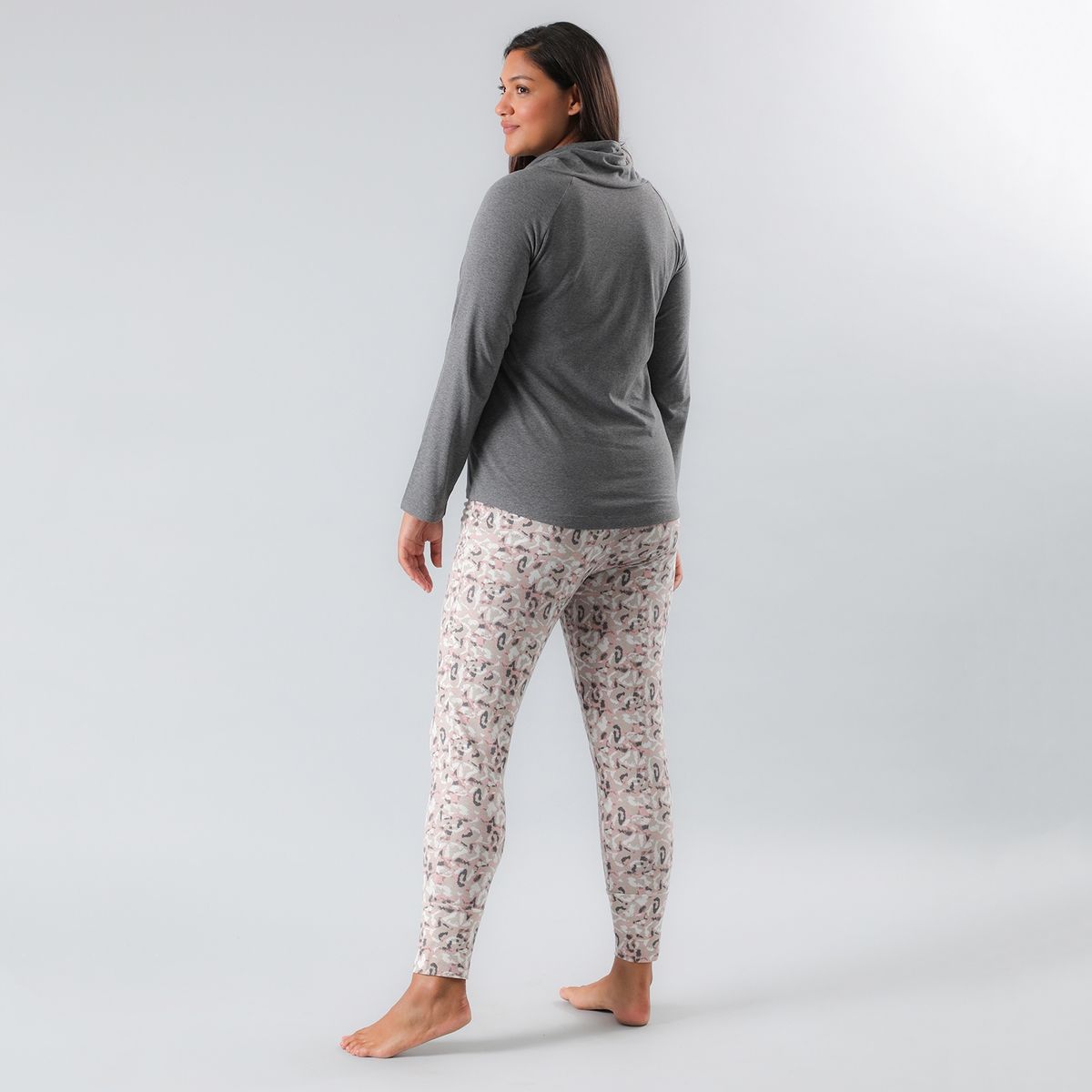 FLORES - Pijama Cuello Alto Pant Ajustado Mujer Flores