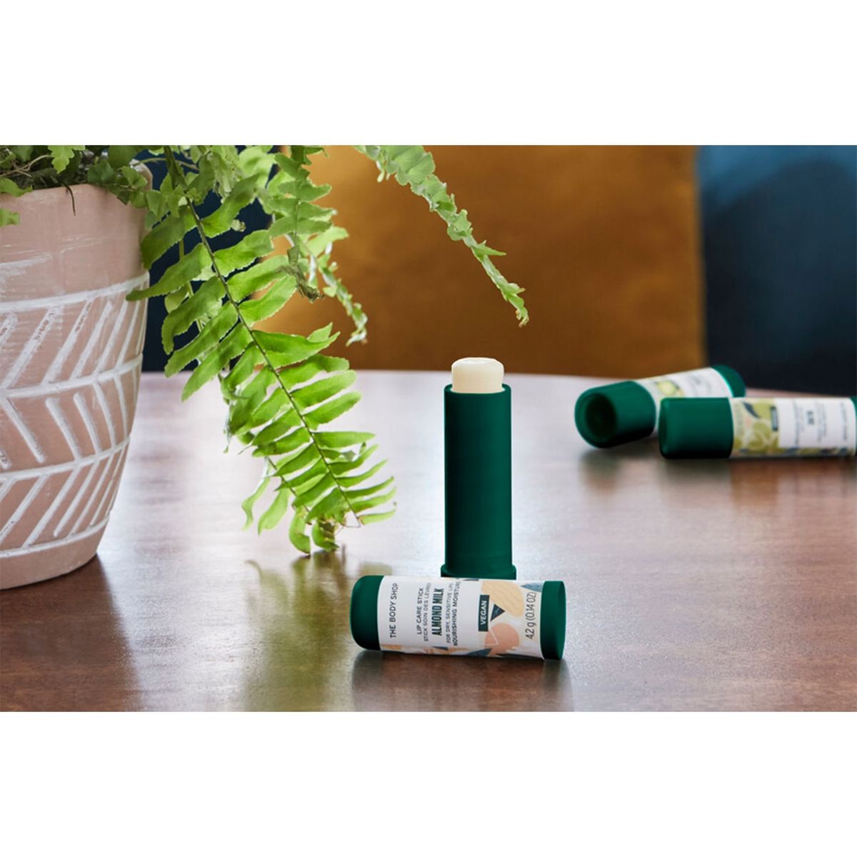 THE BODY SHOP - Bálsamo Labial Almond Milk The Body Shop