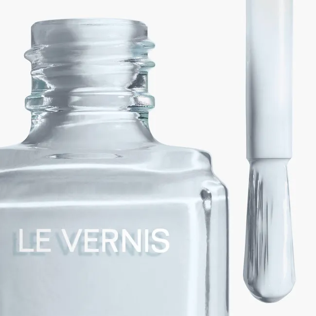 CHANEL - LE VERNIS Color y Brillo De Larga Duración