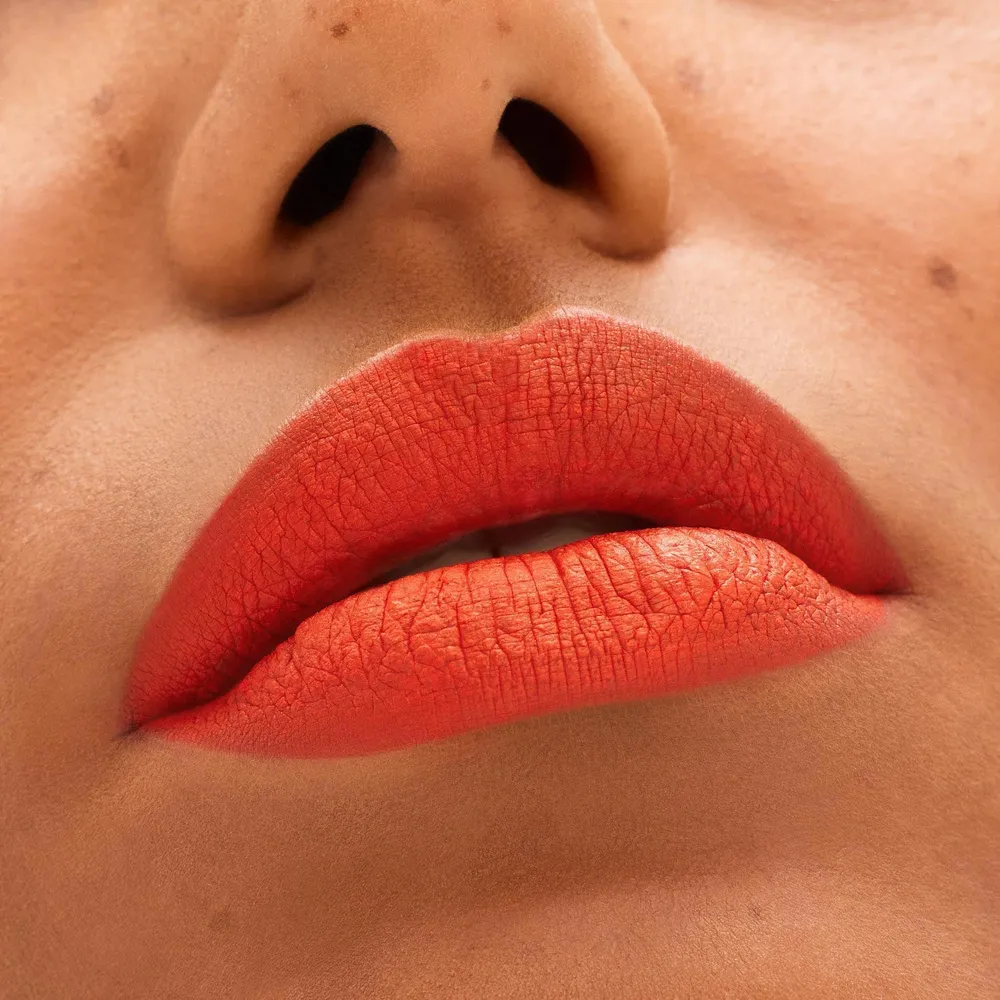 Mac Locked Kiss 24Hr Lipstick Renegade, foto 4