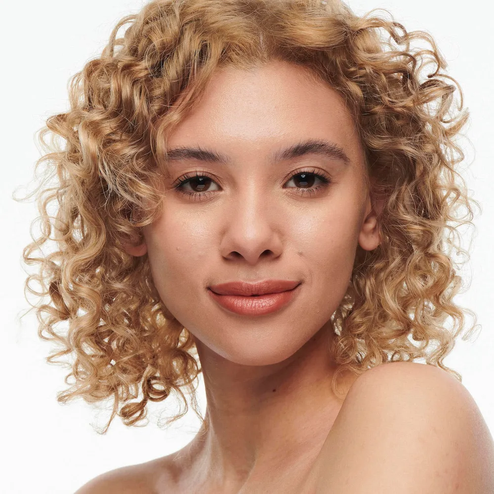 Mac Studio Radiance Serum-Powered Foundation NC27, foto 3