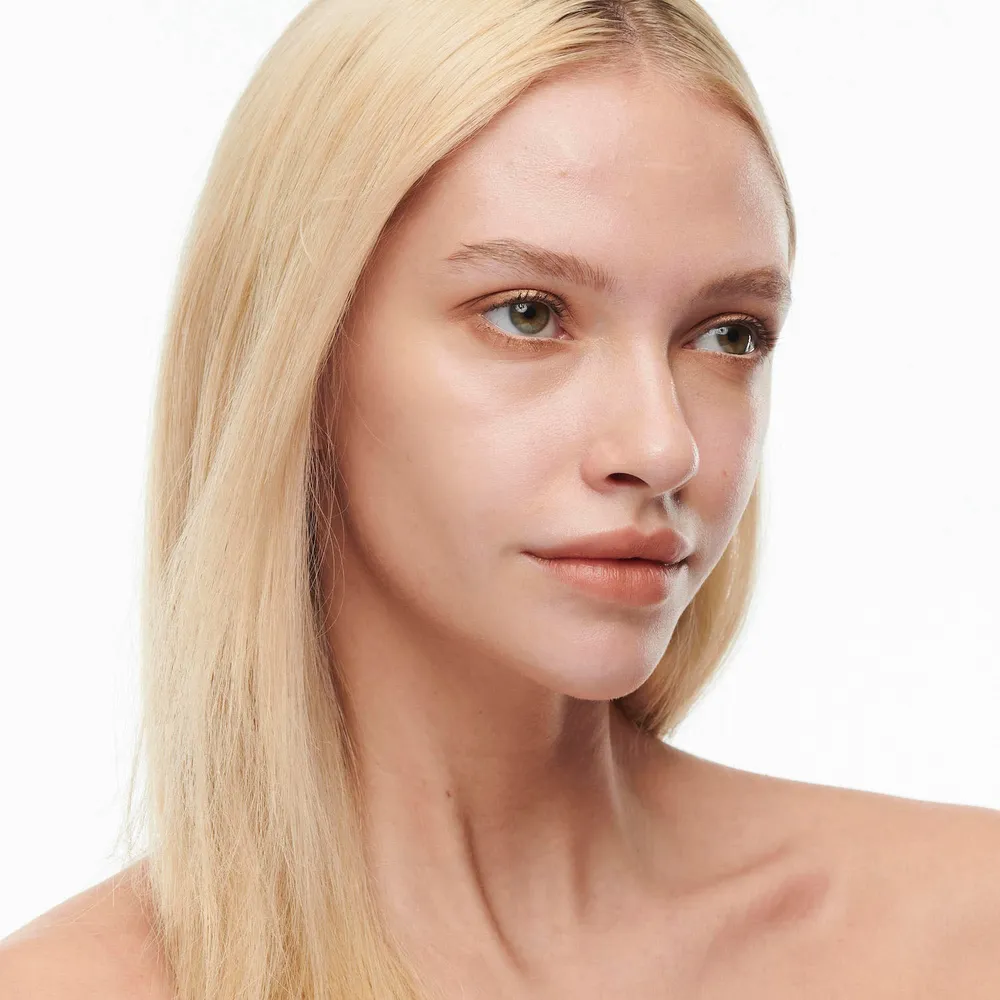 Mac Studio Radiance Serum-Powered Foundation NW20, foto 2