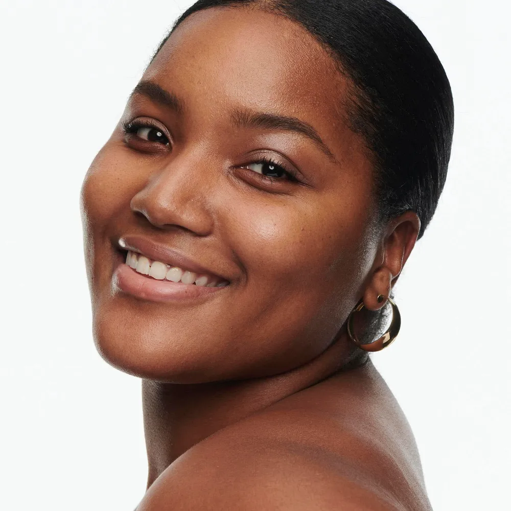 Mac Studio Radiance Serum-Powered Foundation NW43, foto 2