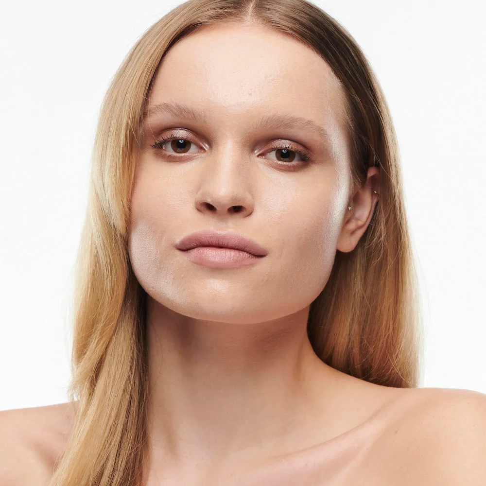 Mac Studio Radiance Serum-Powered Foundation N32, foto 3