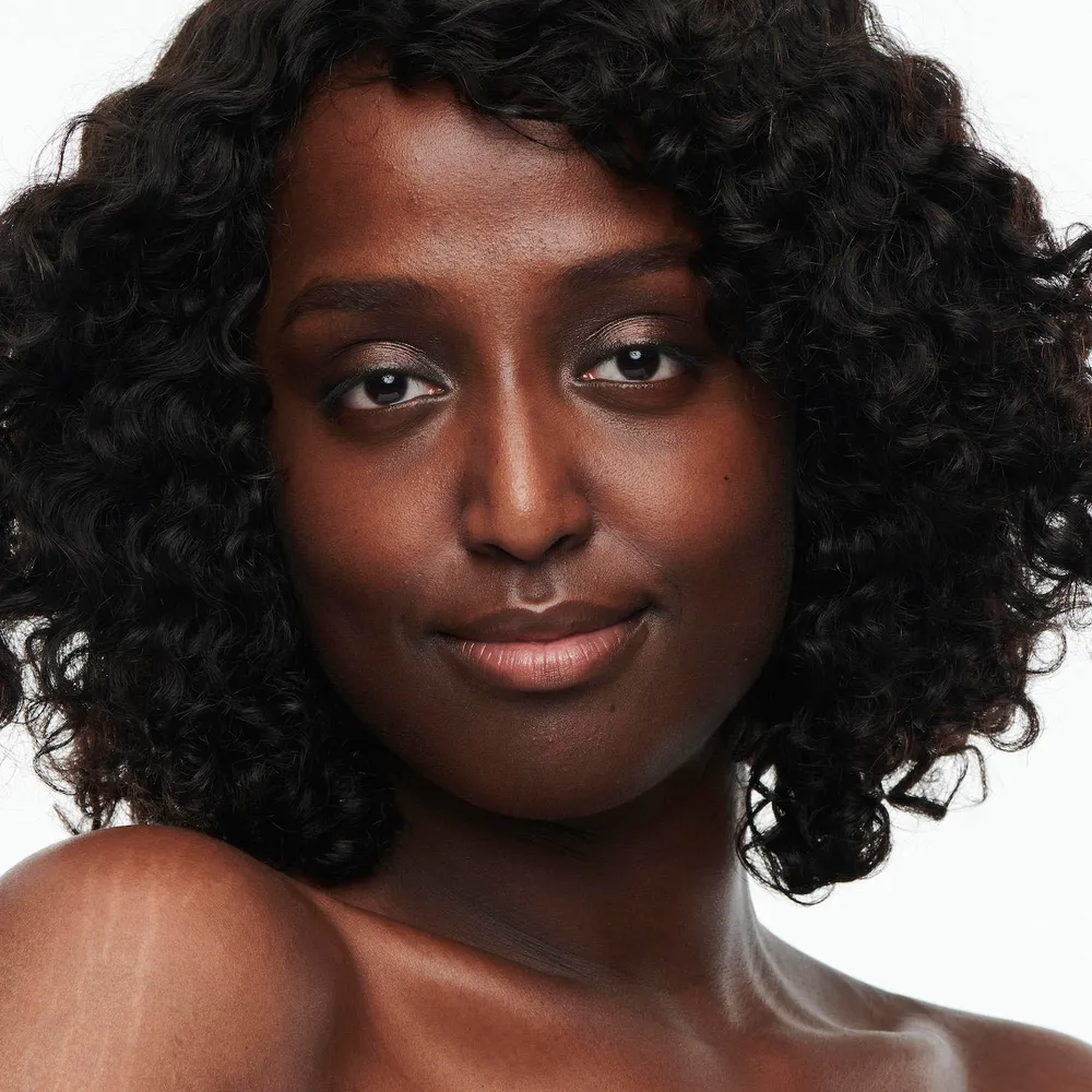 Mac Studio Radiance Serum-Powered Foundation NW60, foto 2