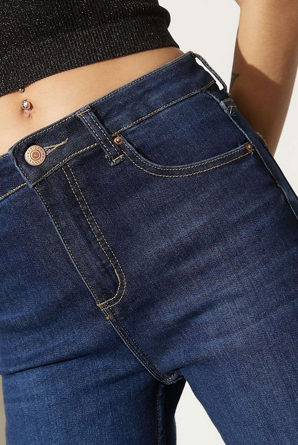 AMERICANINO - Jeans Crop Fit Tiro Medio Mujer Americanino