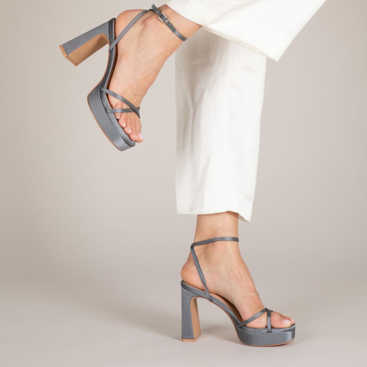 MIM - Sandalia Mujer Gris Mim