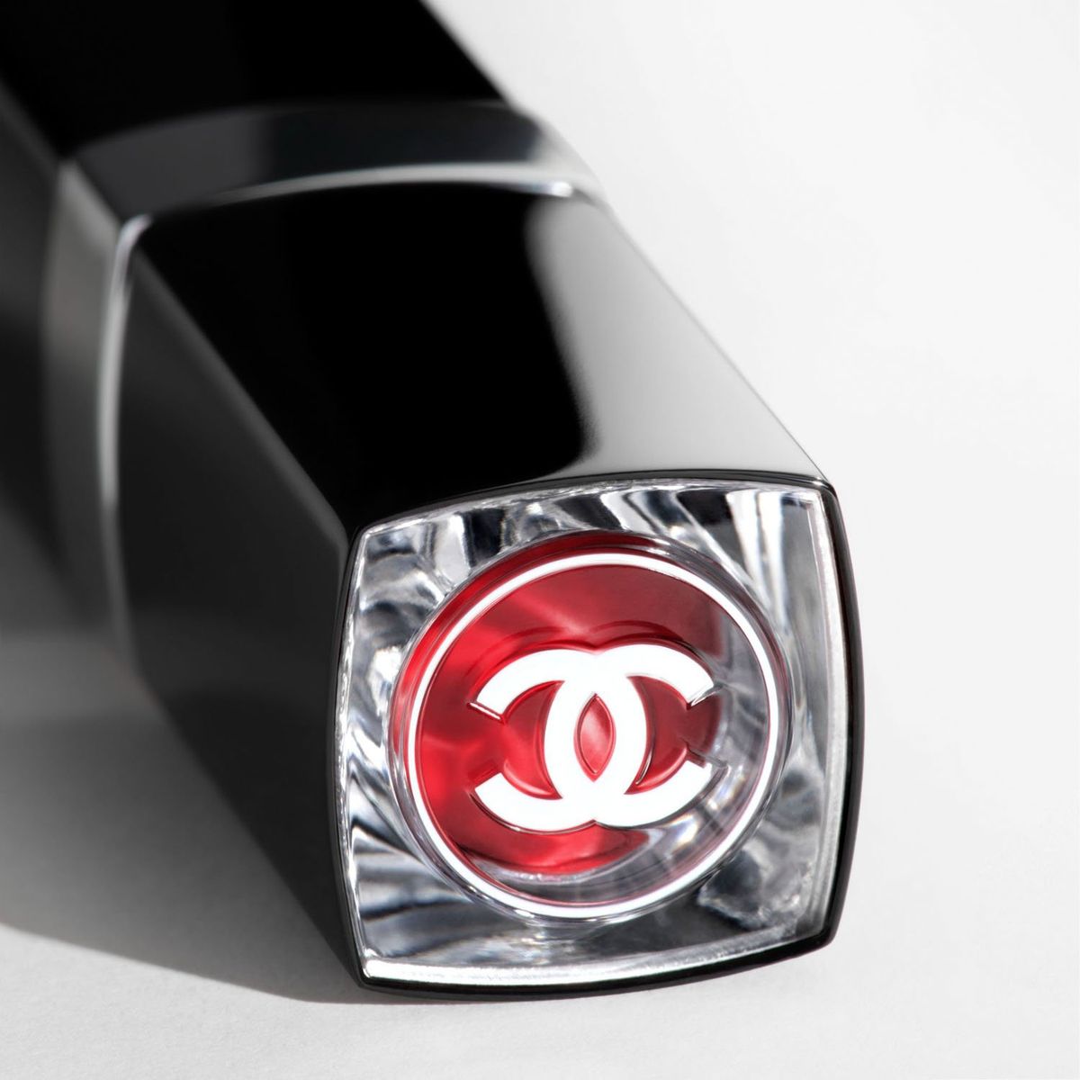 CHANEL - ROUGE COCO BLOOM La Barra De Labios Hidratante y Rellenadora De Larga Duración. Color y Brillo Intenso CHANEL