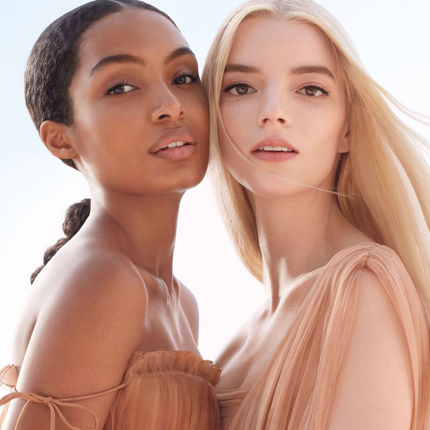 DIOR Dior Forever Base de maquillaje Skin Glow - acabado luminoso
