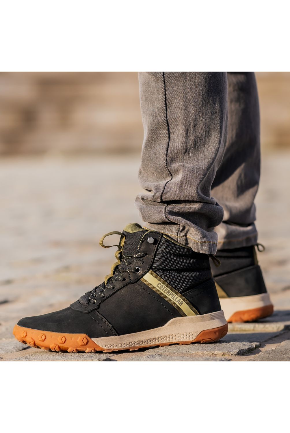 CAT Hex Ready Mid Zapatilla Urbana Hombre Negro Cat | falabella.com
