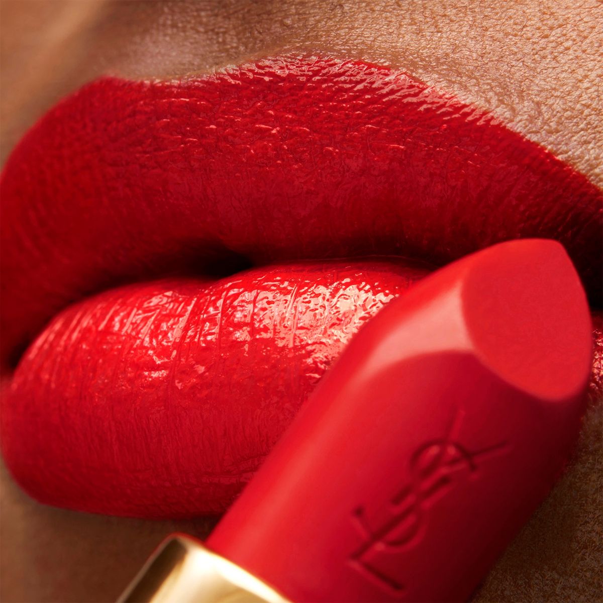 YVES SAINT LAURENT - Labial Rouge Pur Couture R12 Yves Saint Laurent