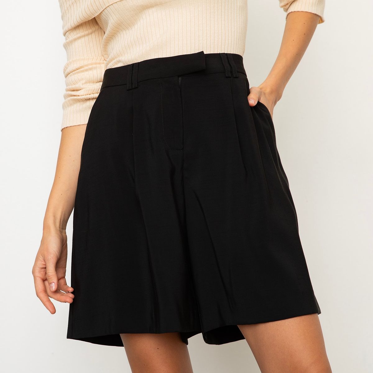 BASEMENT - Bermuda Mujer Basement