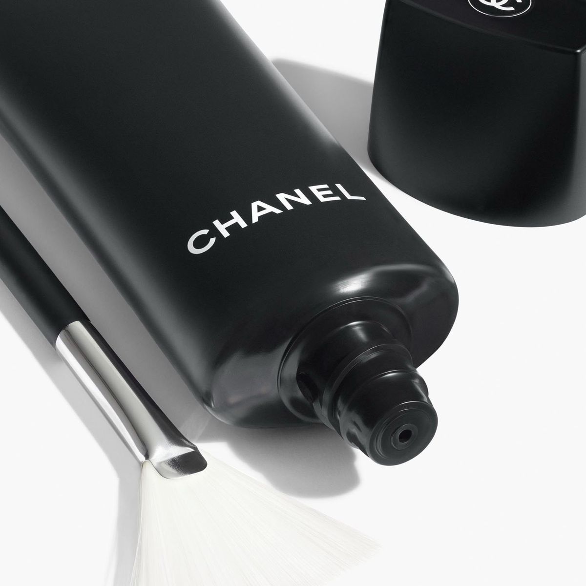 CHANEL - LE LIFT PRO GOMMAGE AHA RESURFAÇANT Corrige - Exfolia - Retezturiza