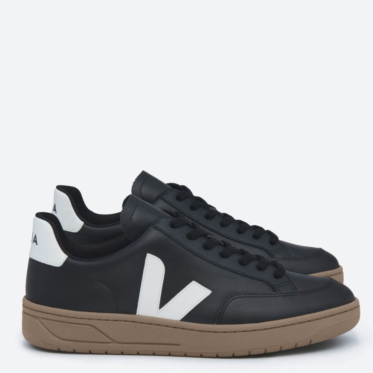 VEJA - V12 Dune Zapatilla Urbana Mujer Cuero Negro Veja