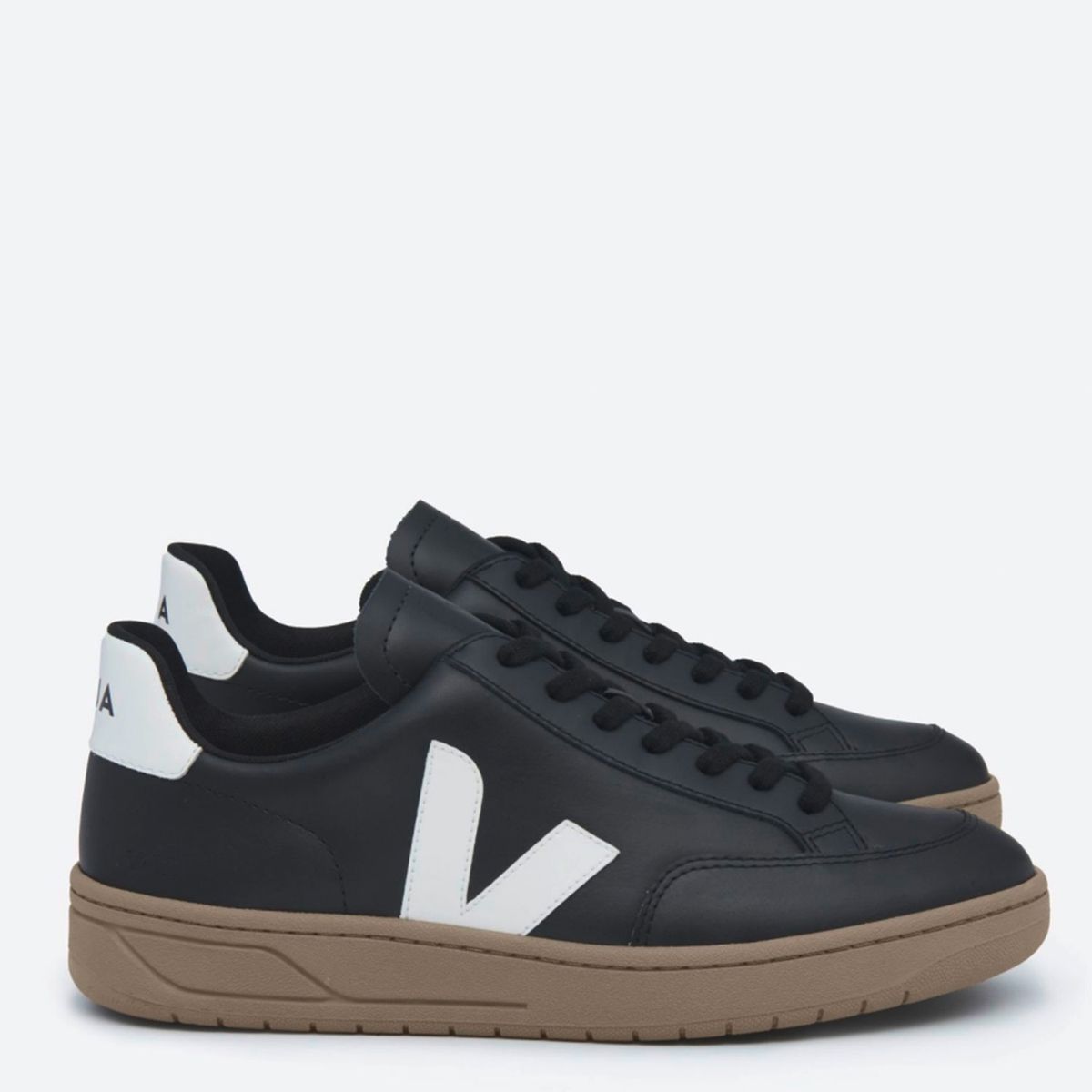VEJA - V-12 Zapatilla Urbana Hombre Cuero Negro Veja